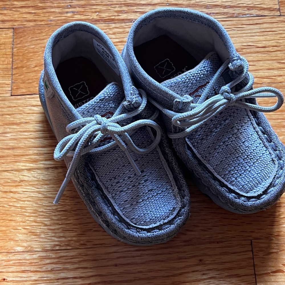Twisted X toddler boots. Size 6. Excellent, like new condition.